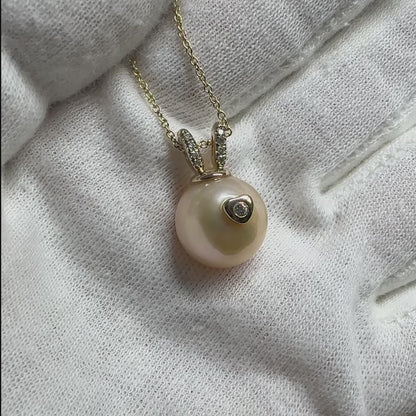 Queen Diamond Rabbit Necklace